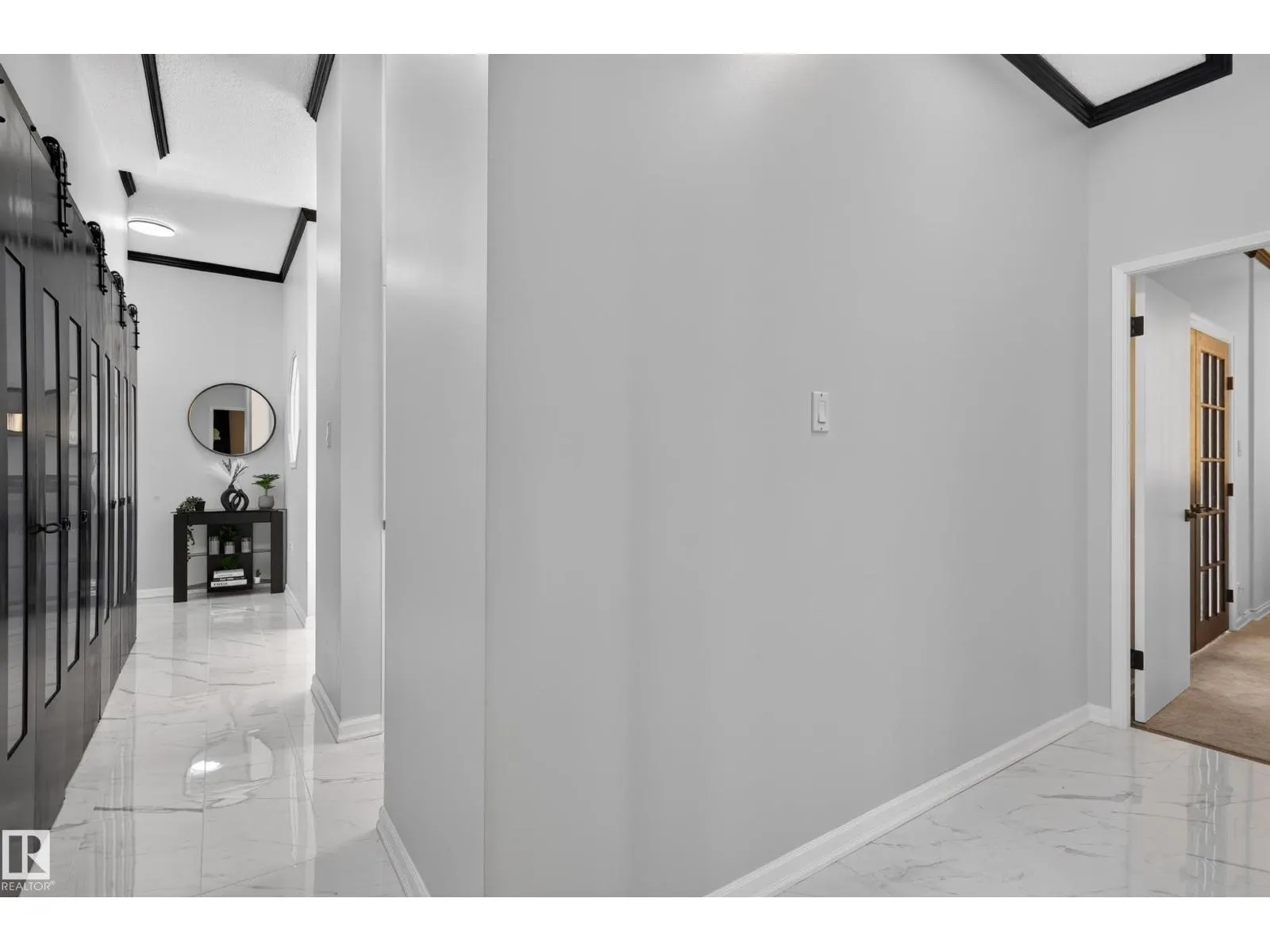#101 10140 120 ST NW