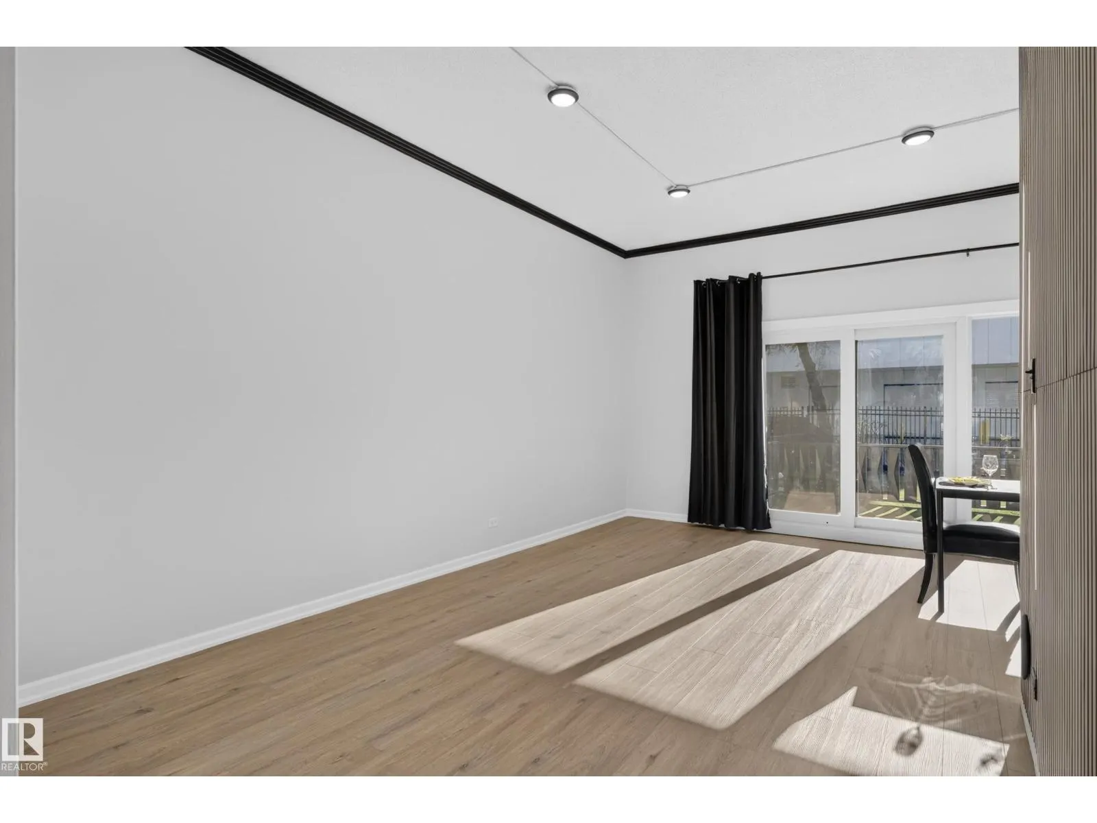 #101 10140 120 ST NW