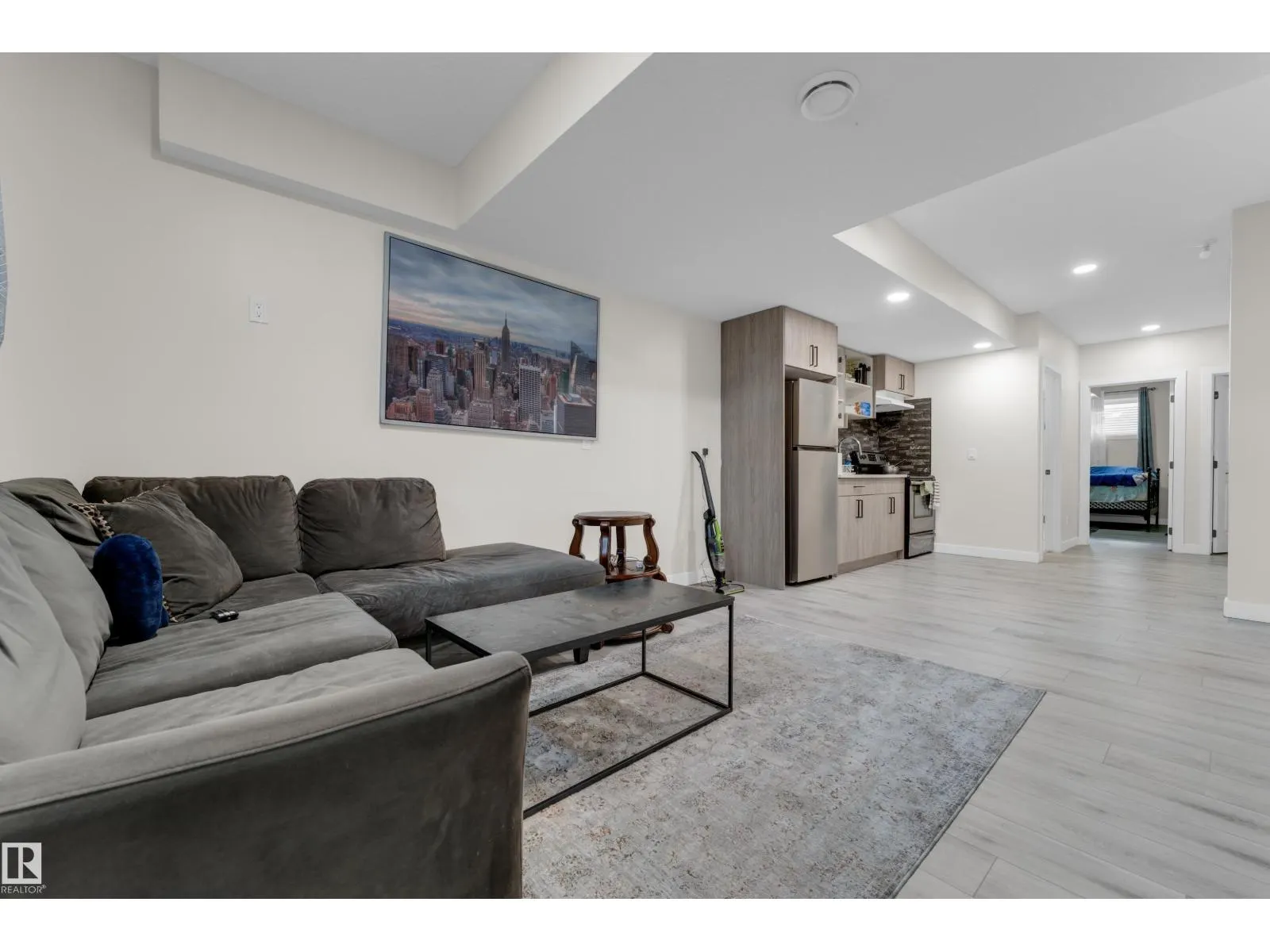 6019 180 AV NW