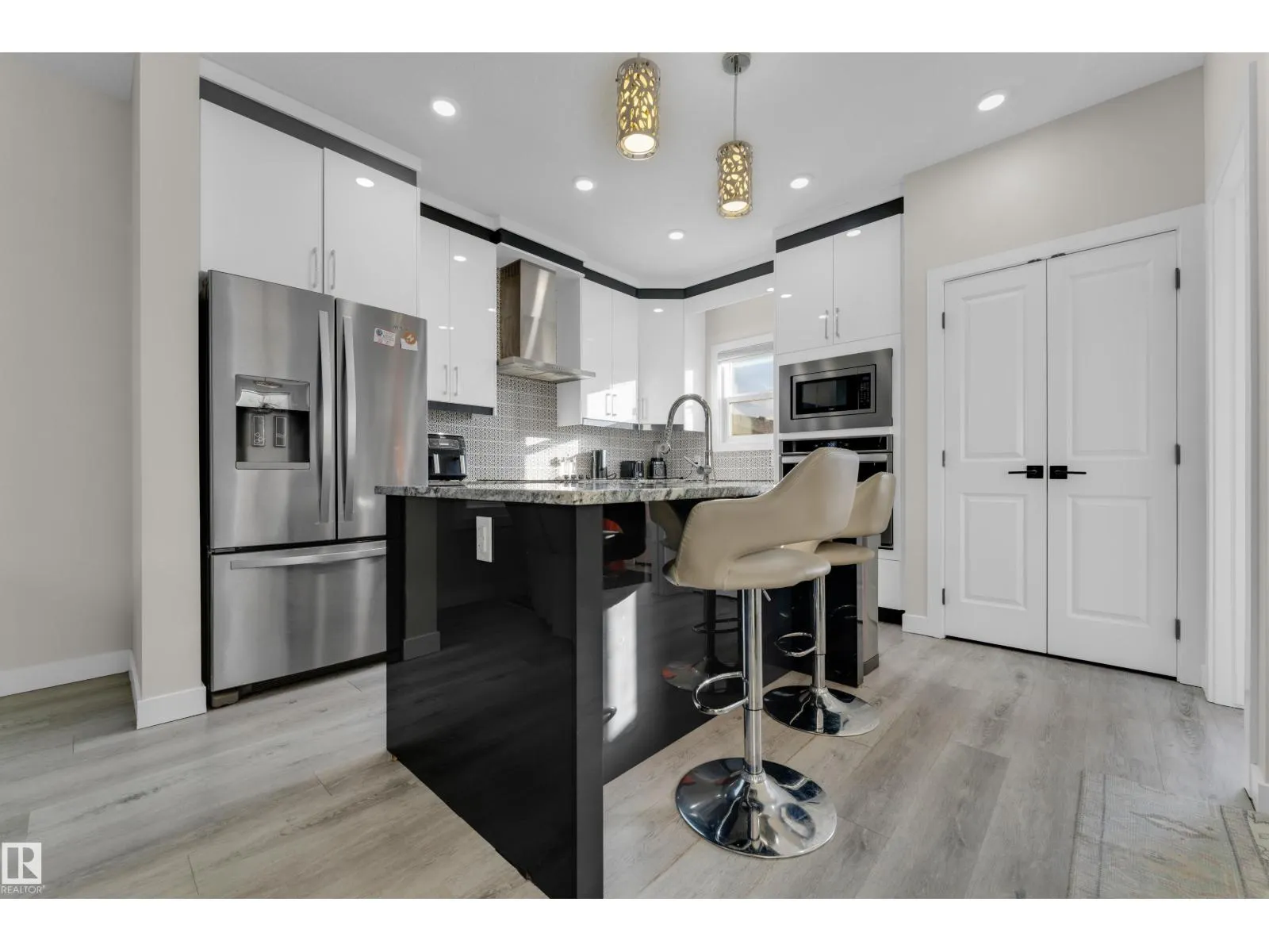6019 180 AV NW