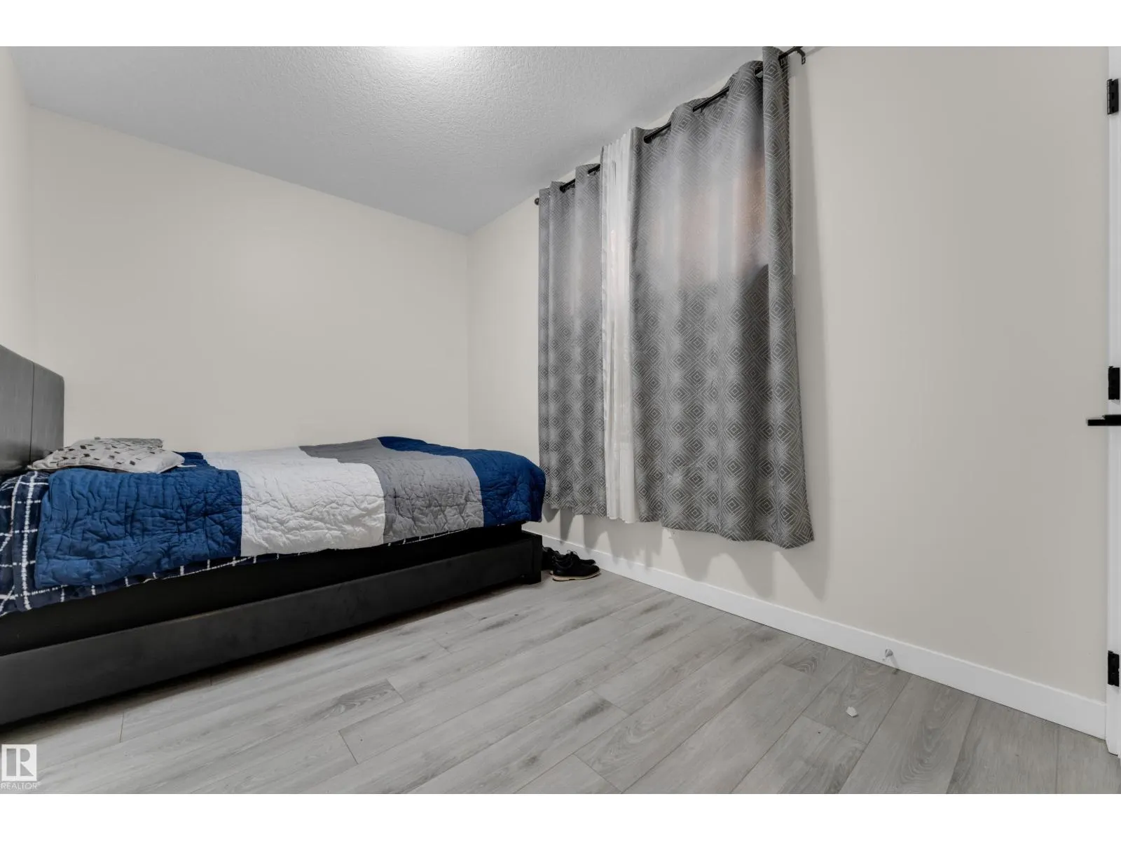 6019 180 AV NW
