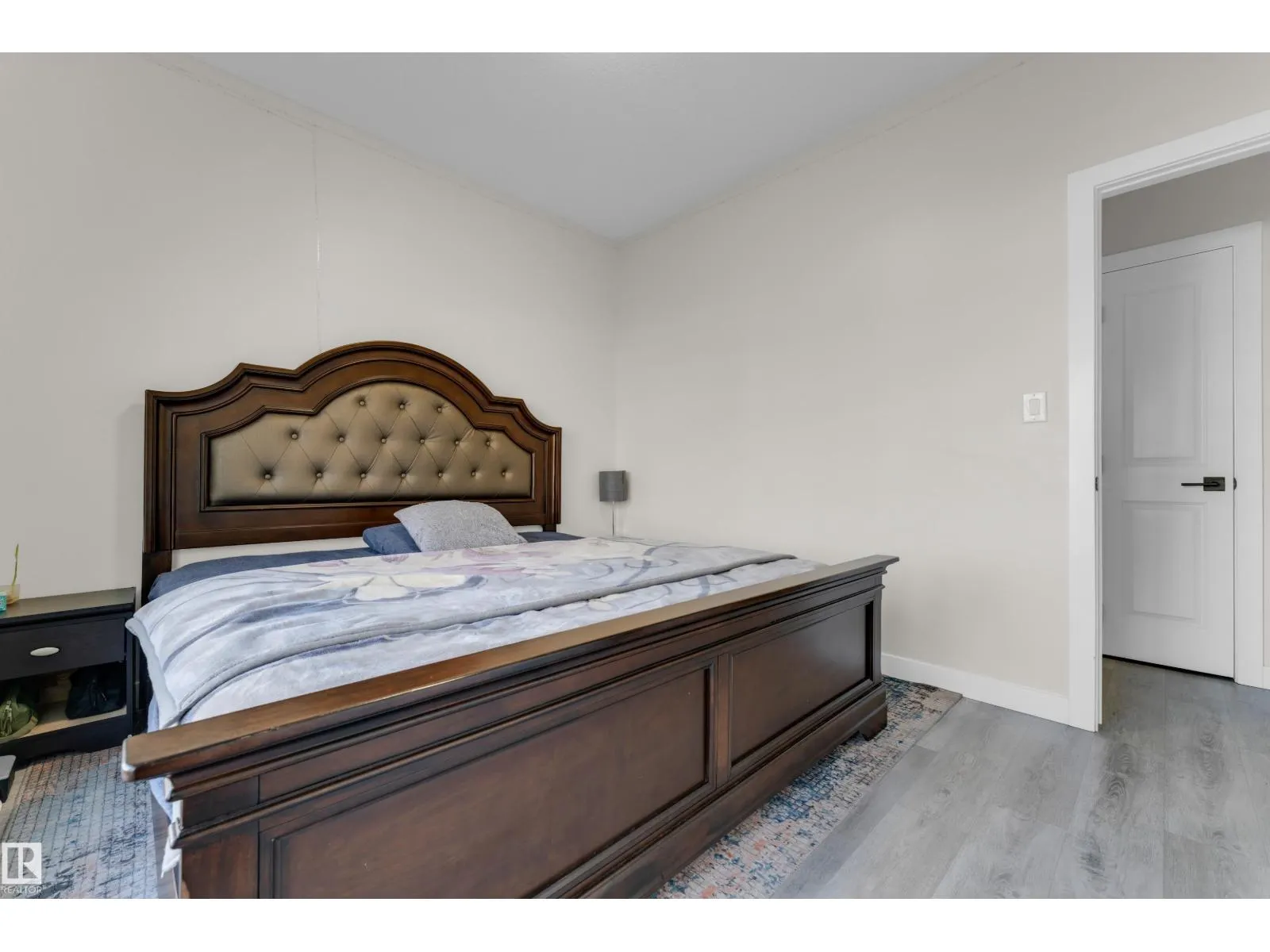 6019 180 AV NW