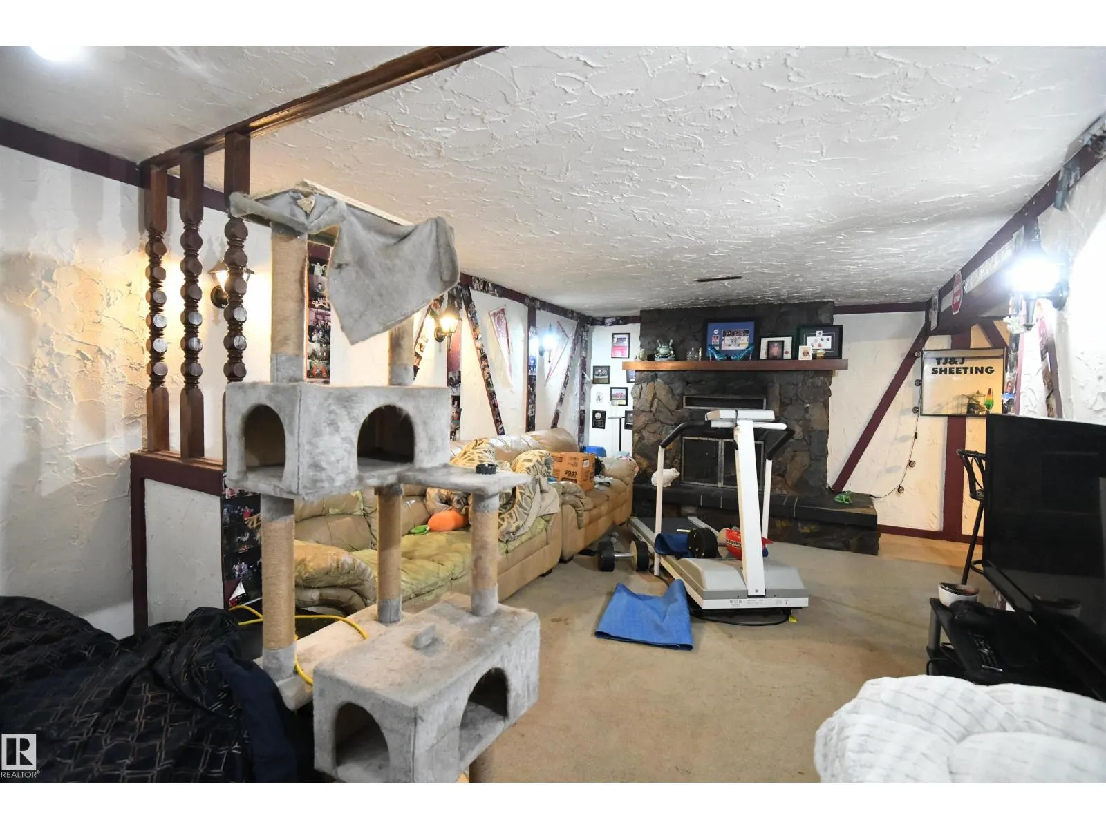 15962 106 AV NW