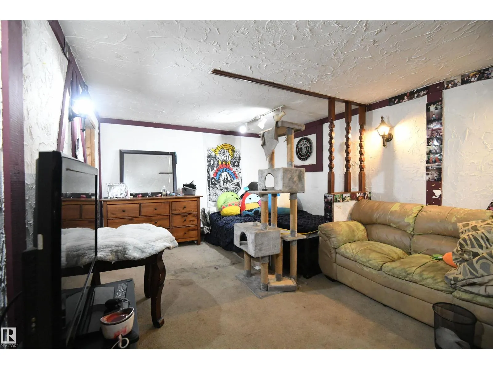 15962 106 AV NW