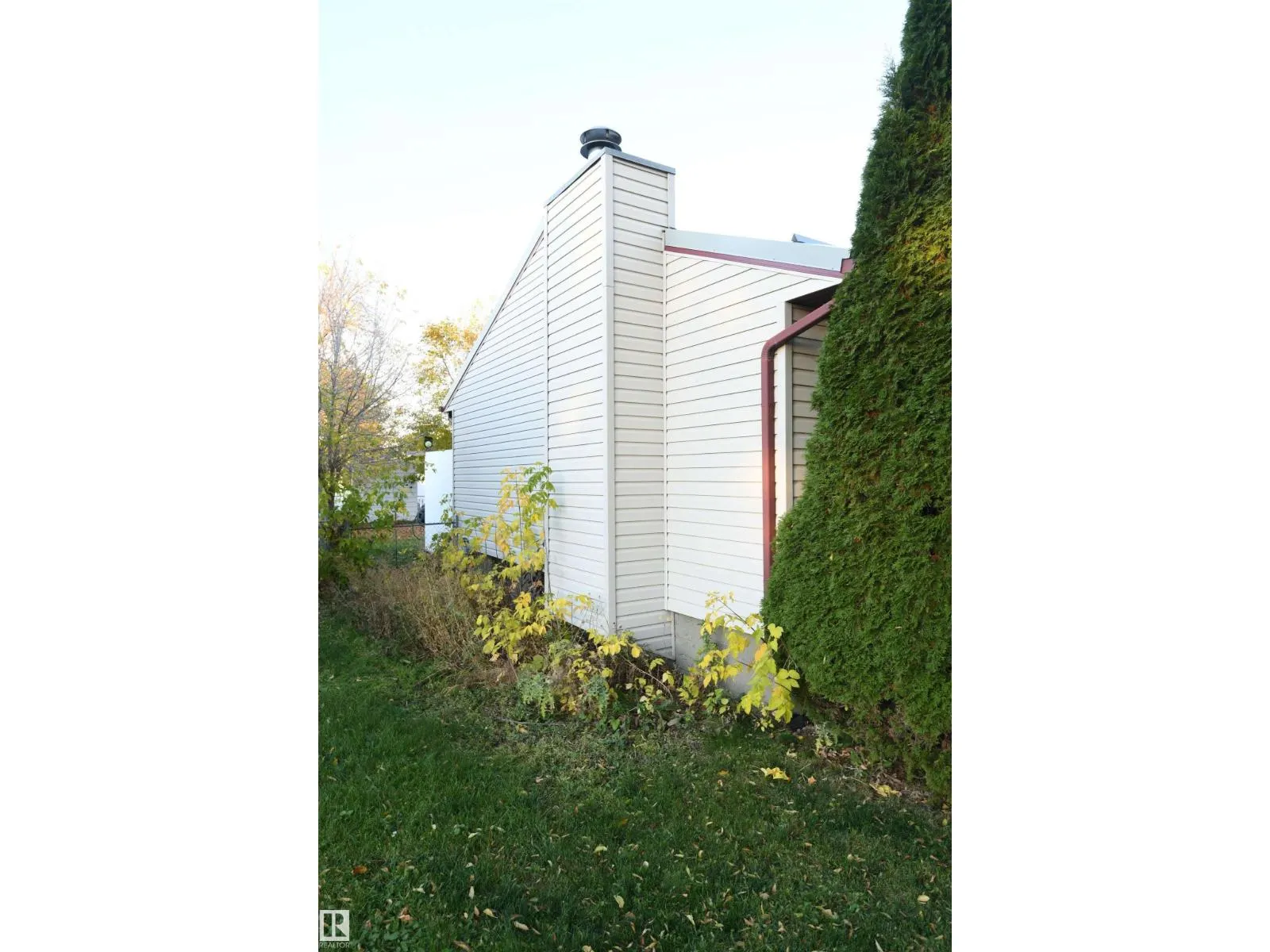 15962 106 AV NW