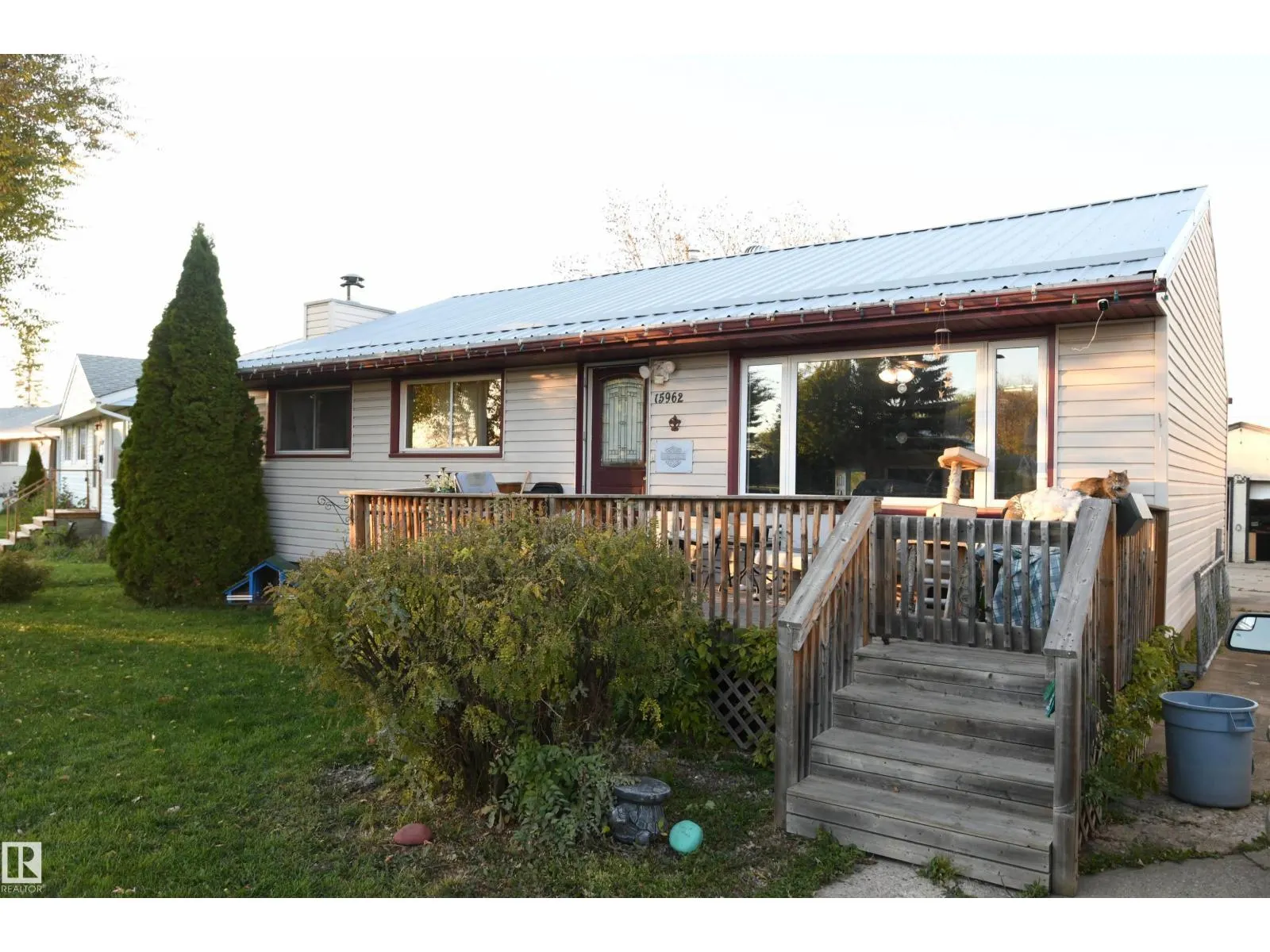 15962 106 AV NW