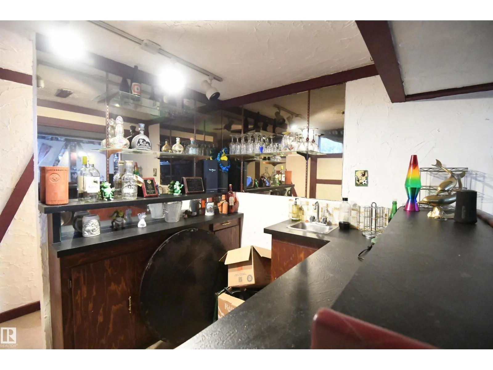 15962 106 AV NW