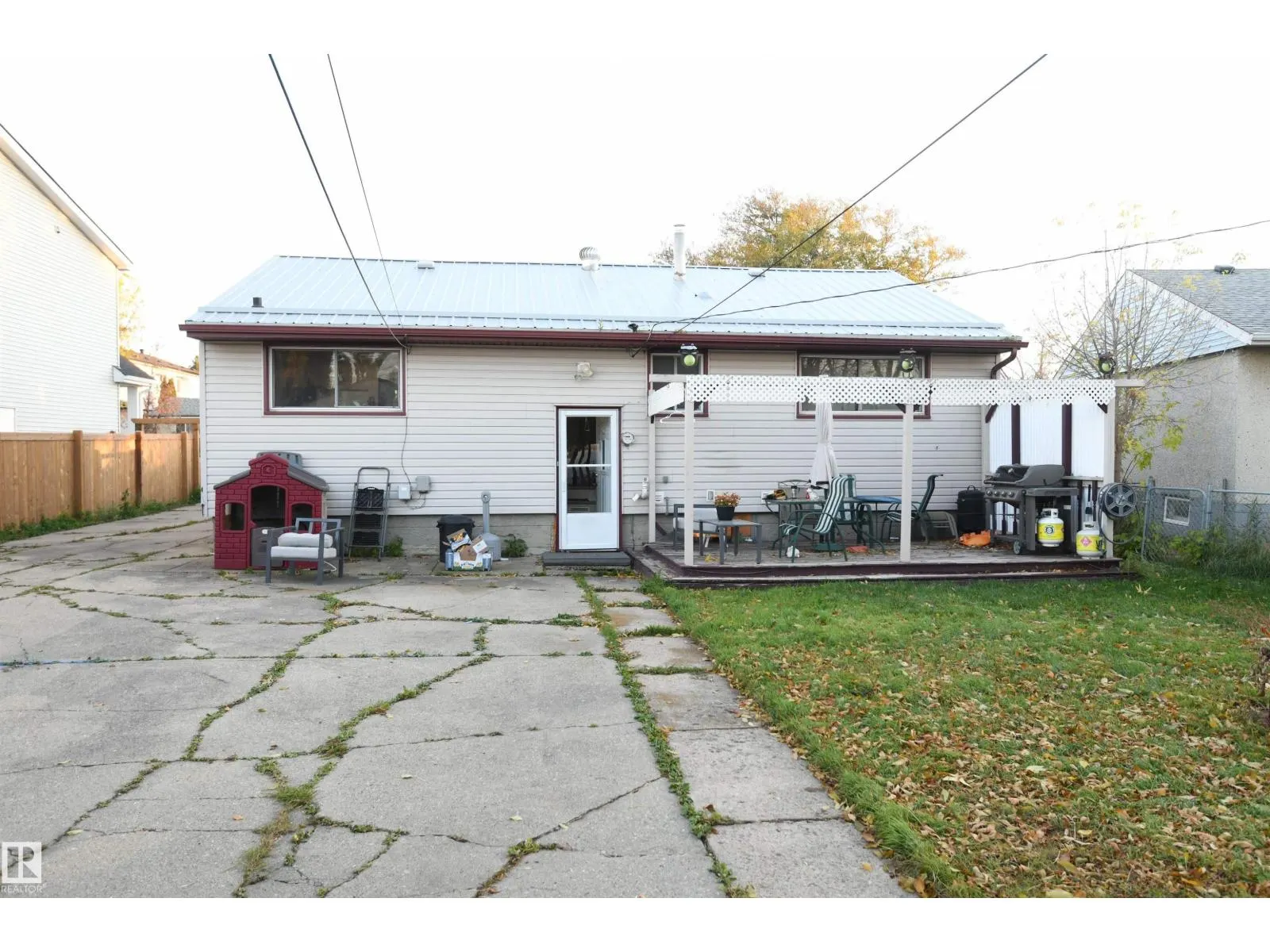 15962 106 AV NW