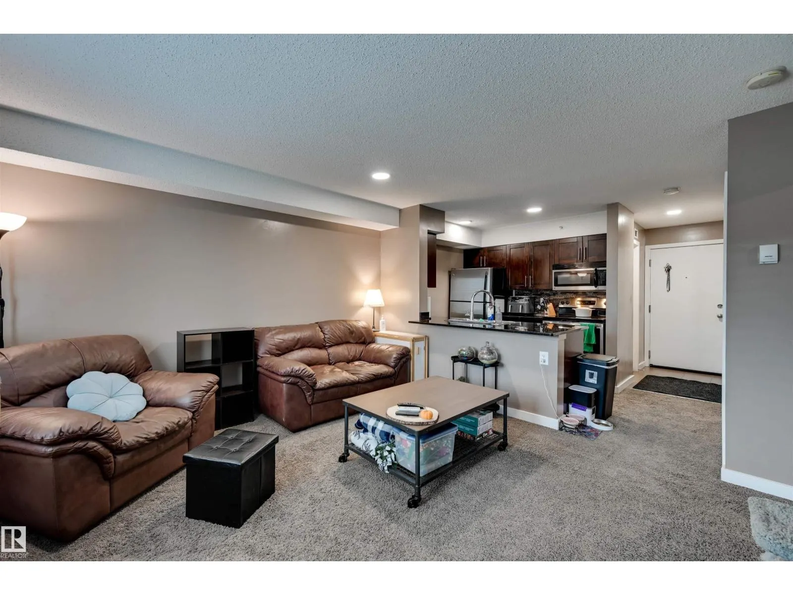 #415 1070 MCCONACHIE BV NW