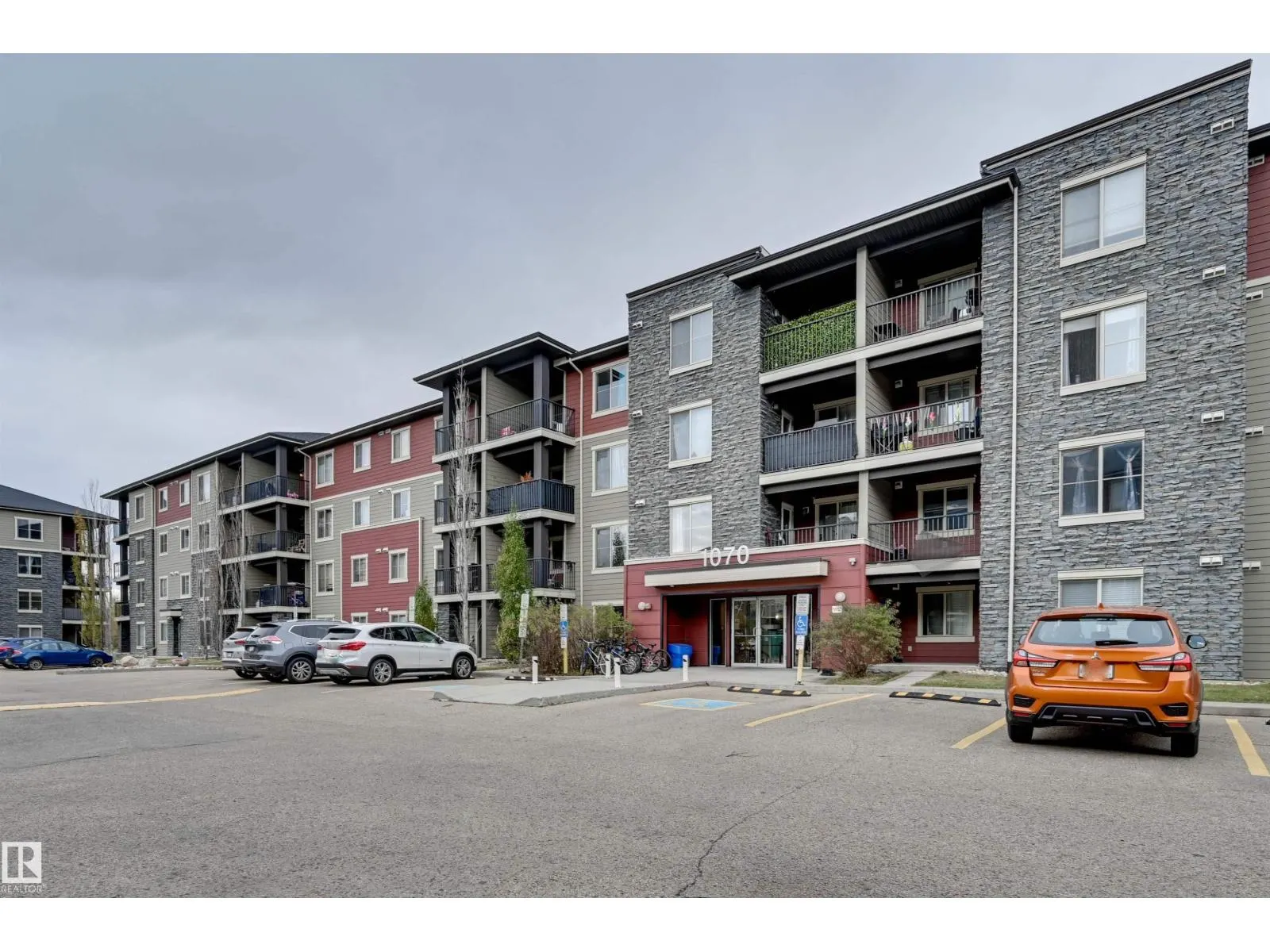 #415 1070 MCCONACHIE BV NW