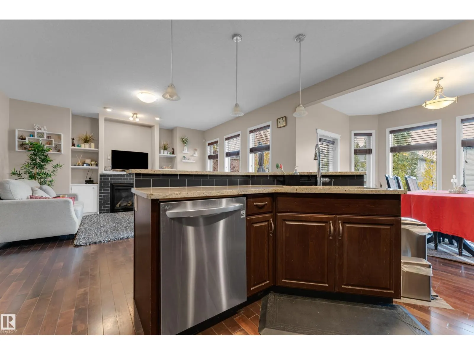 1710 63A ST SW