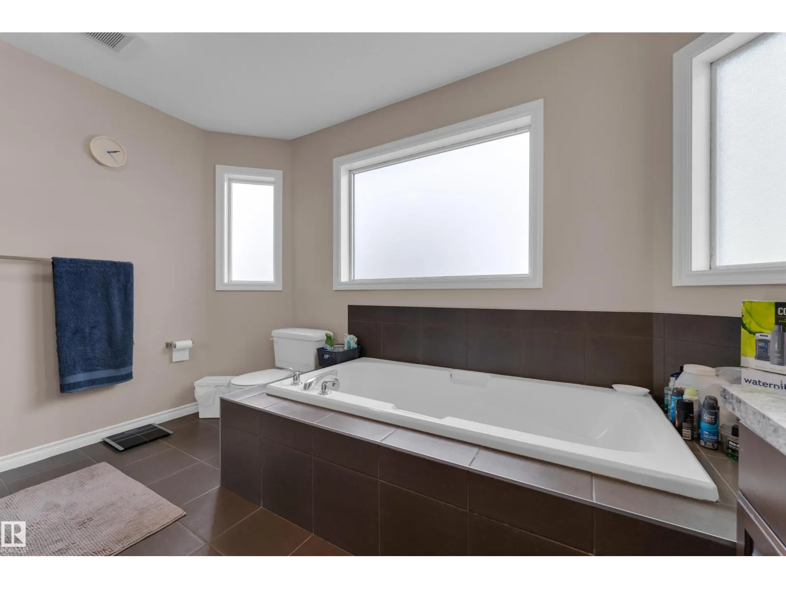 1710 63A ST SW