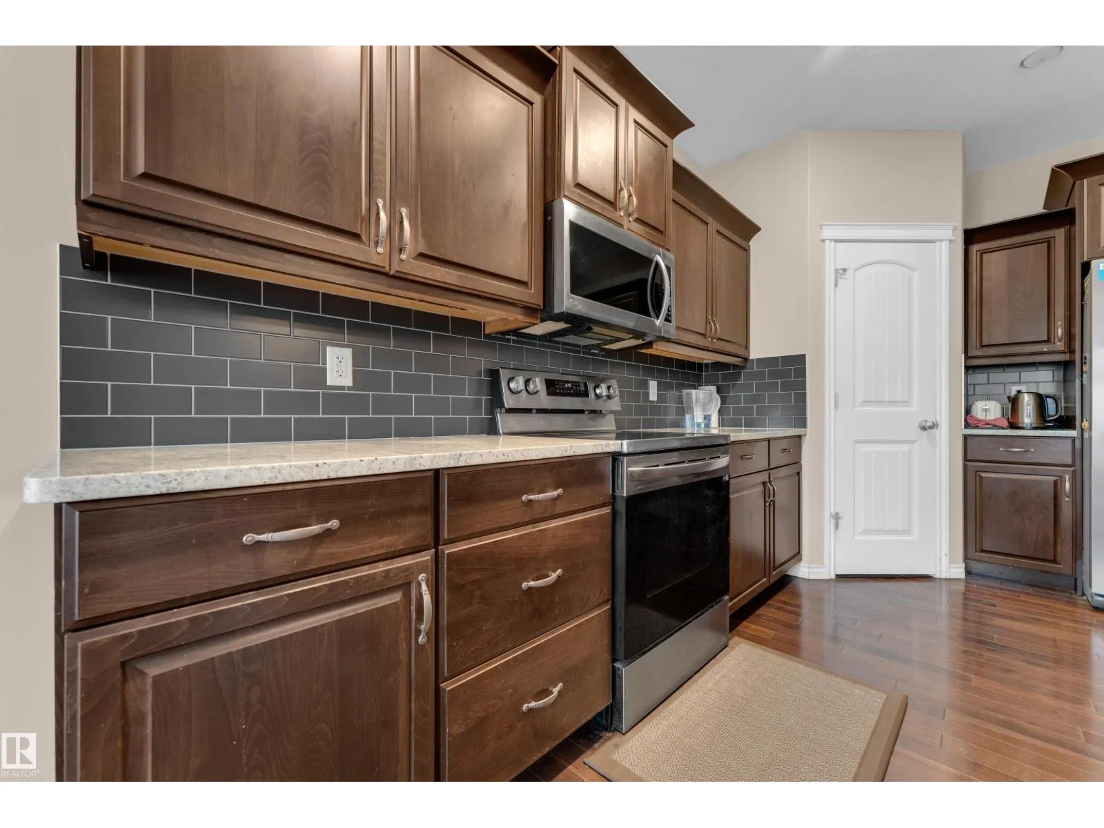 1710 63A ST SW