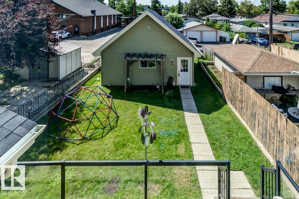 8935 84 AV NW