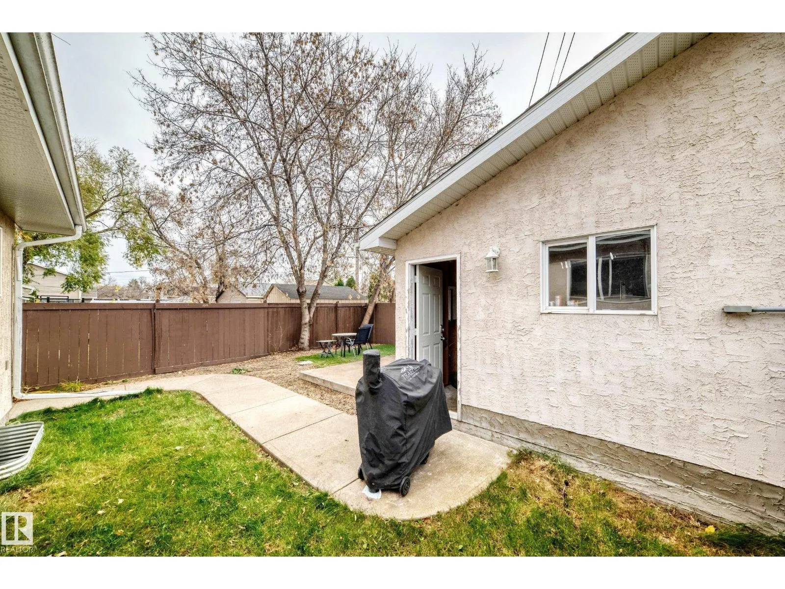 10015B 97 AV