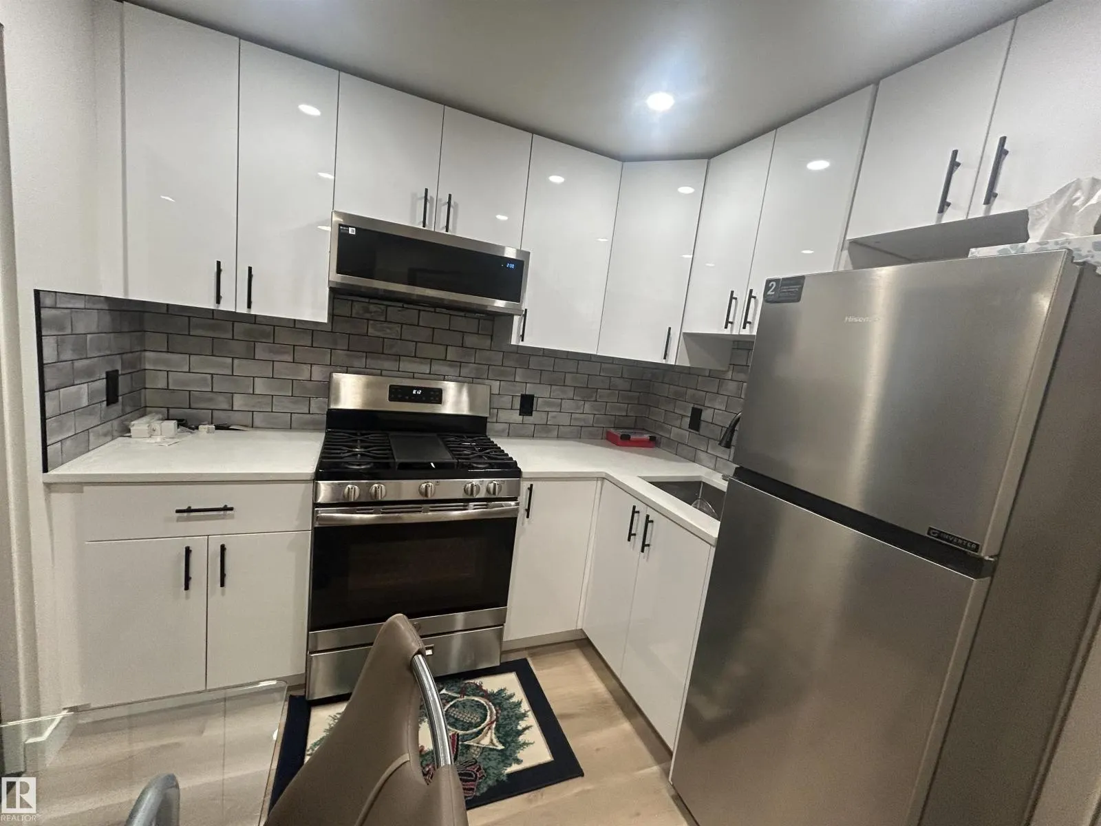 9616 230 ST NW