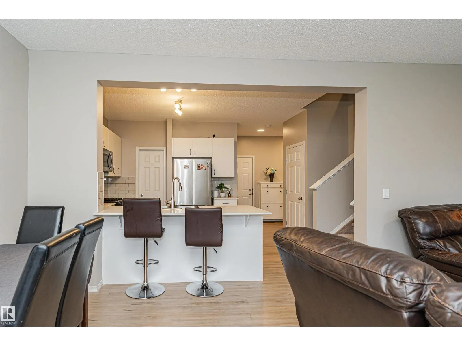 9616 230 ST NW