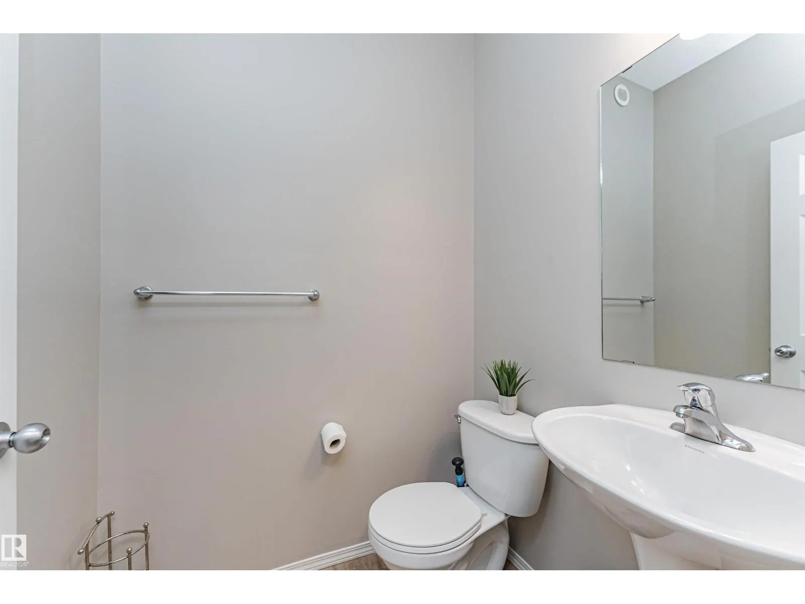 9616 230 ST NW
