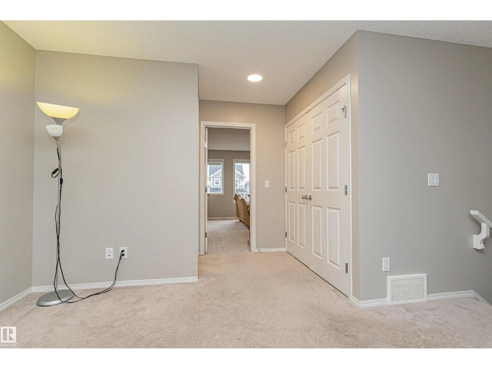 9616 230 ST NW