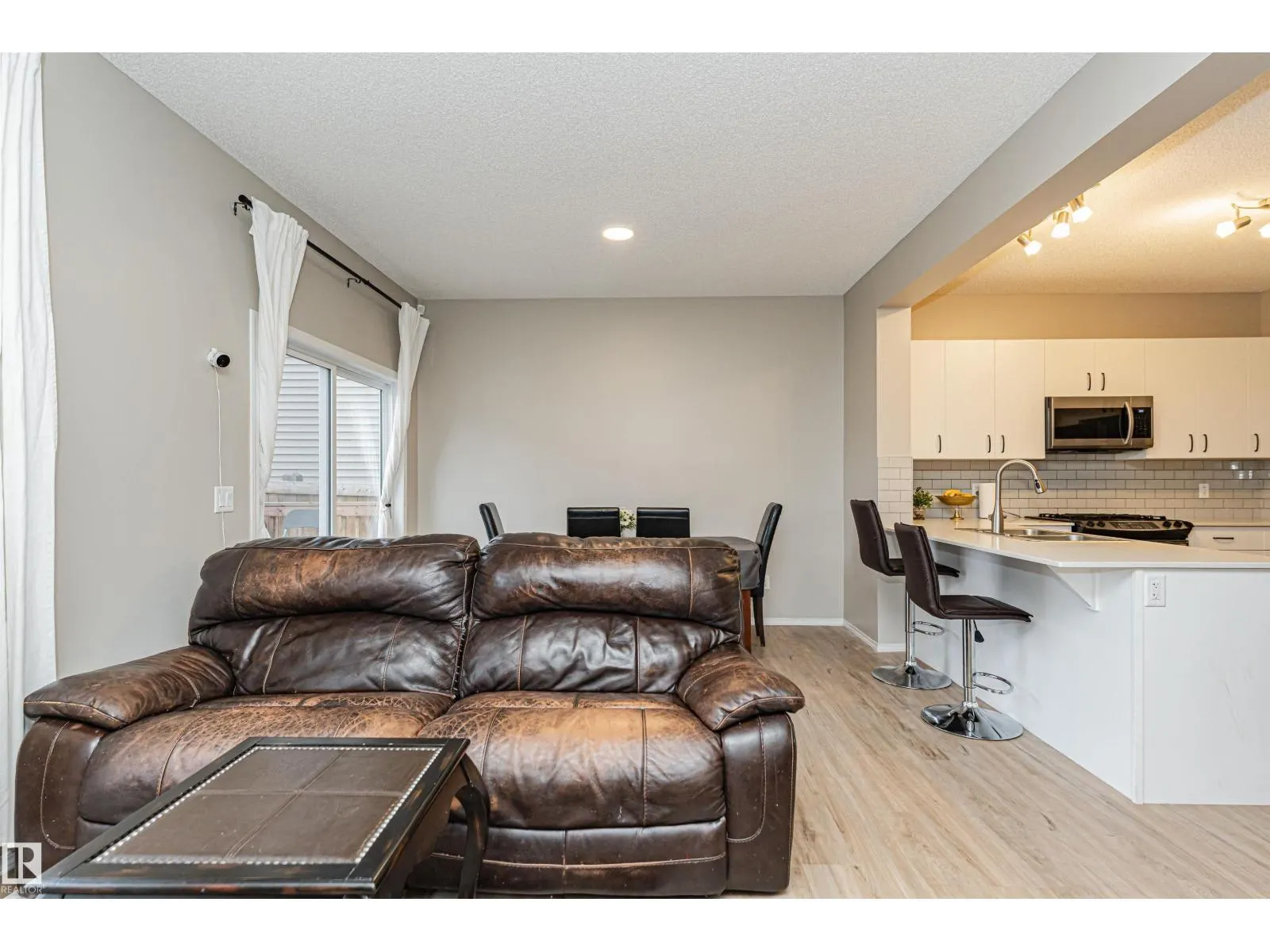 9616 230 ST NW