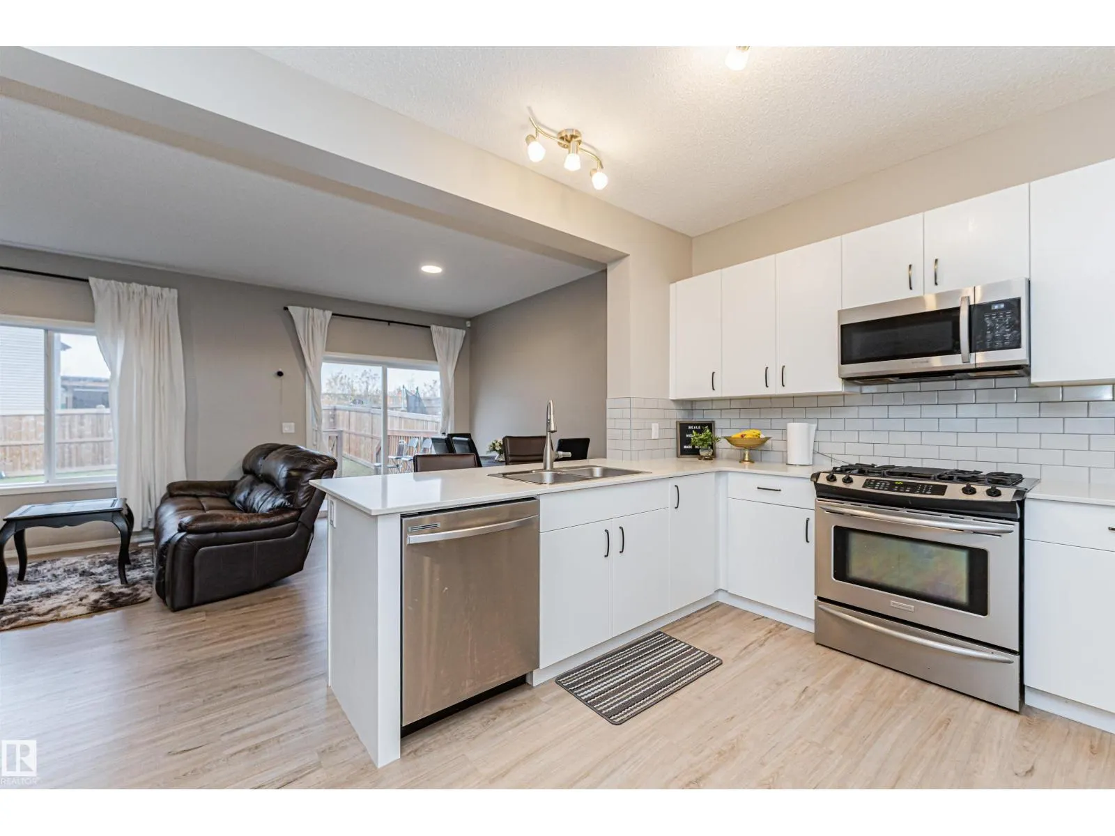 9616 230 ST NW