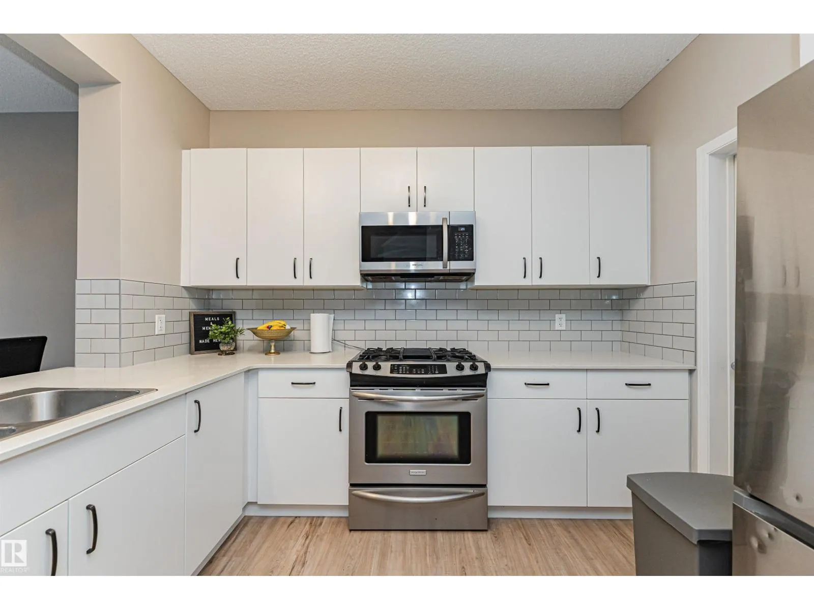 9616 230 ST NW