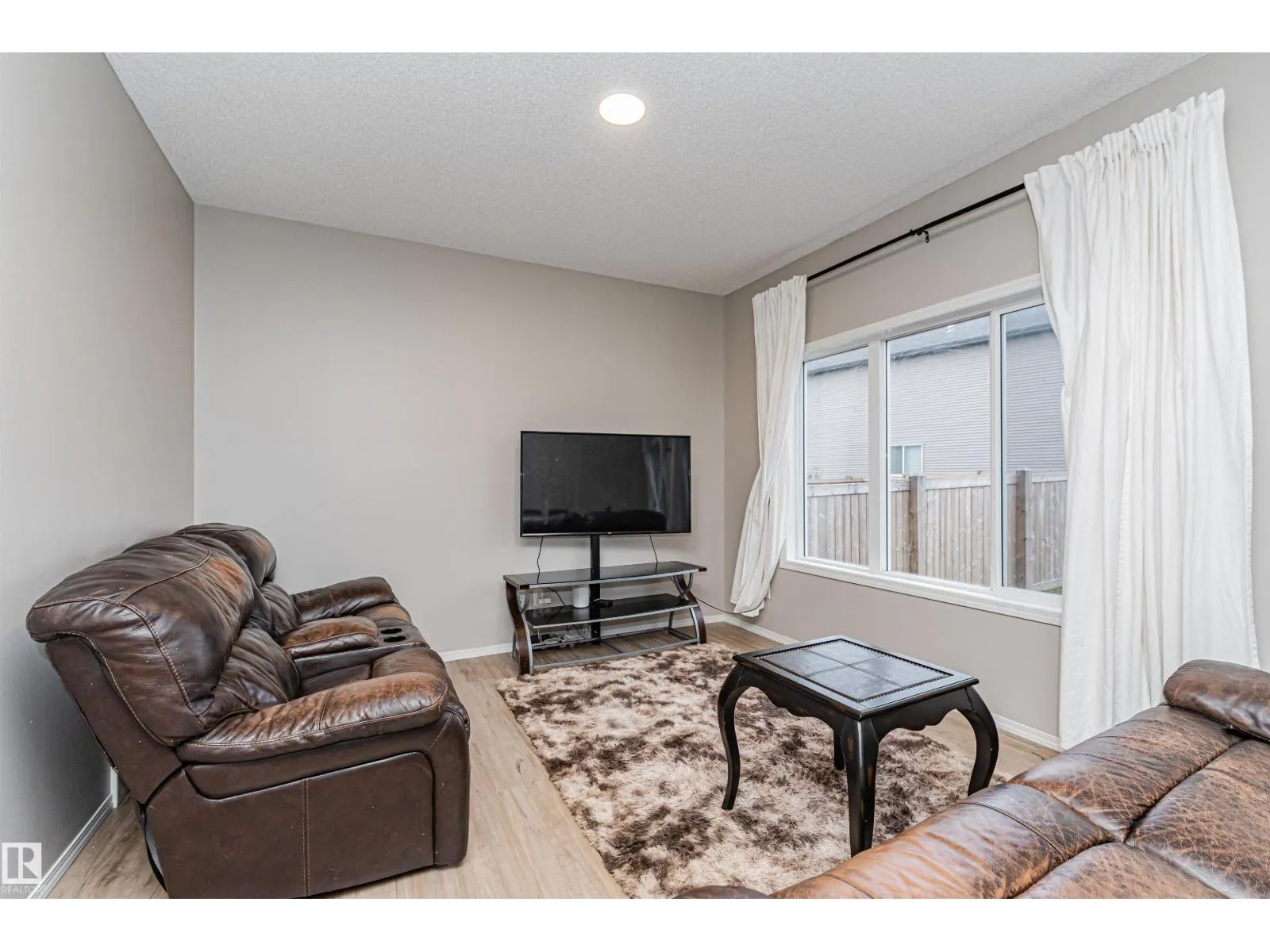9616 230 ST NW