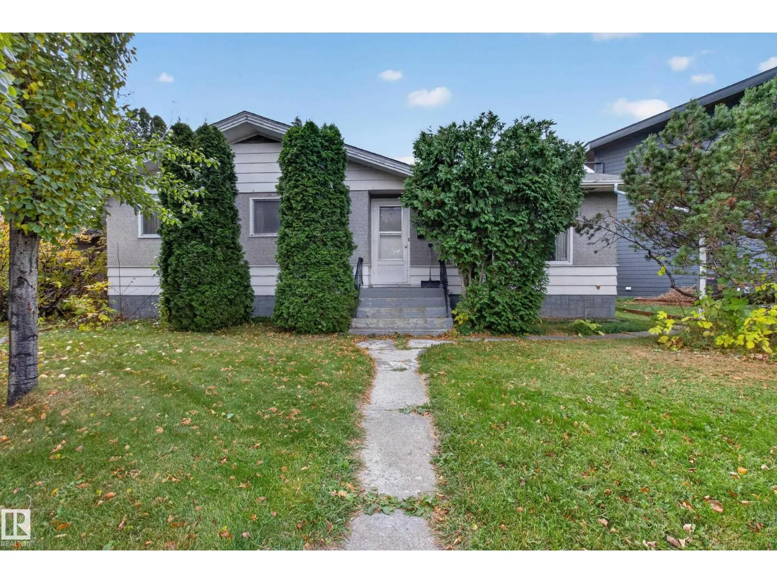 6321 104 AV NW