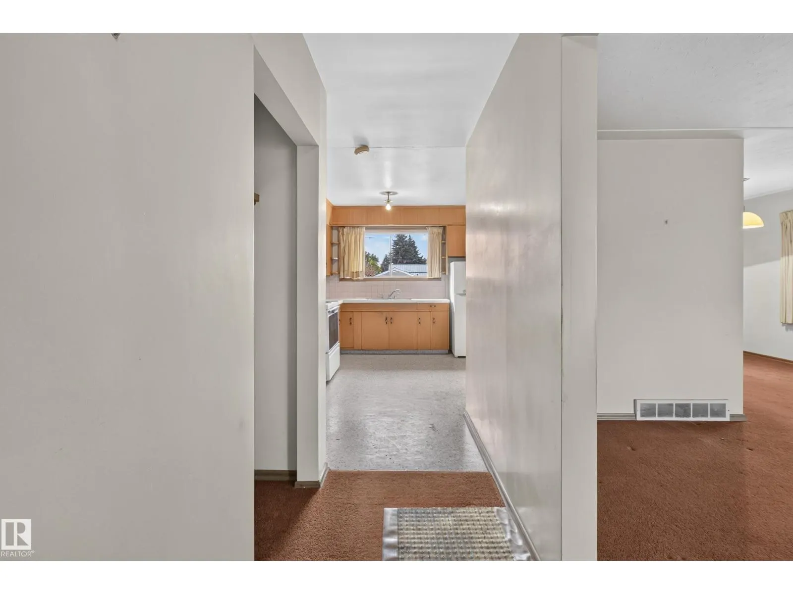 6321 104 AV NW