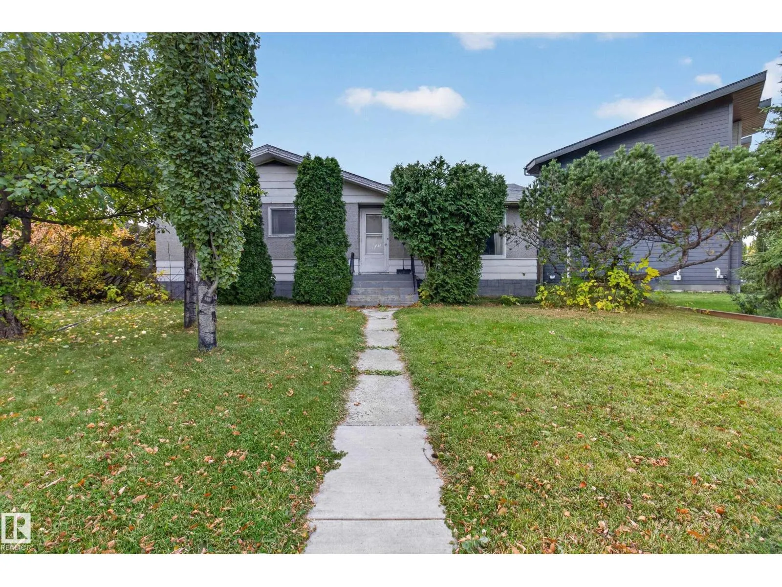 6321 104 AV NW