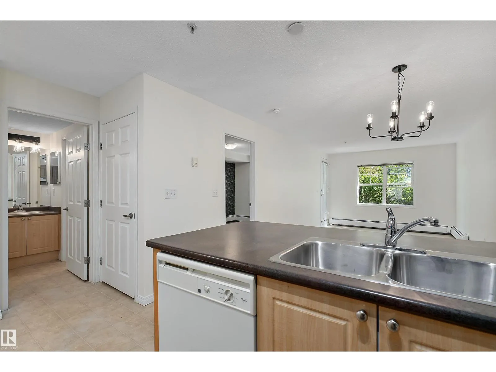 #104 630 MCALLISTER LO SW