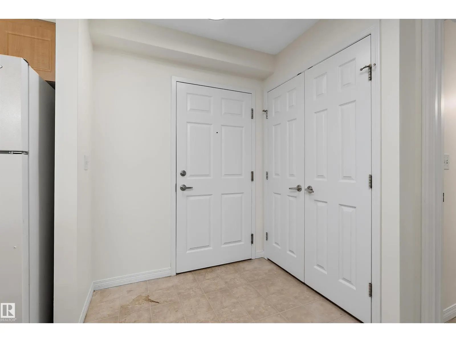 #104 630 MCALLISTER LO SW
