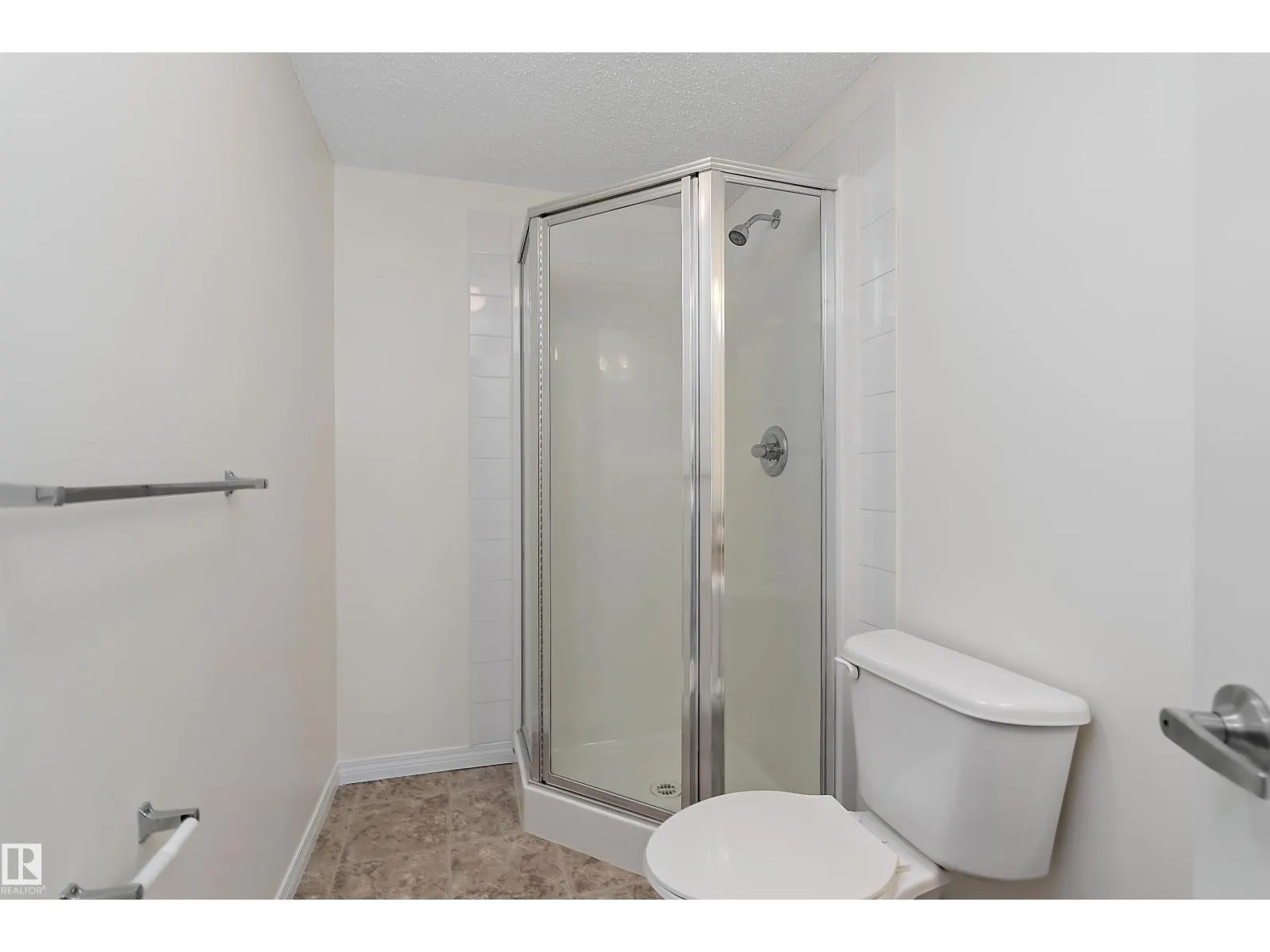#104 630 MCALLISTER LO SW