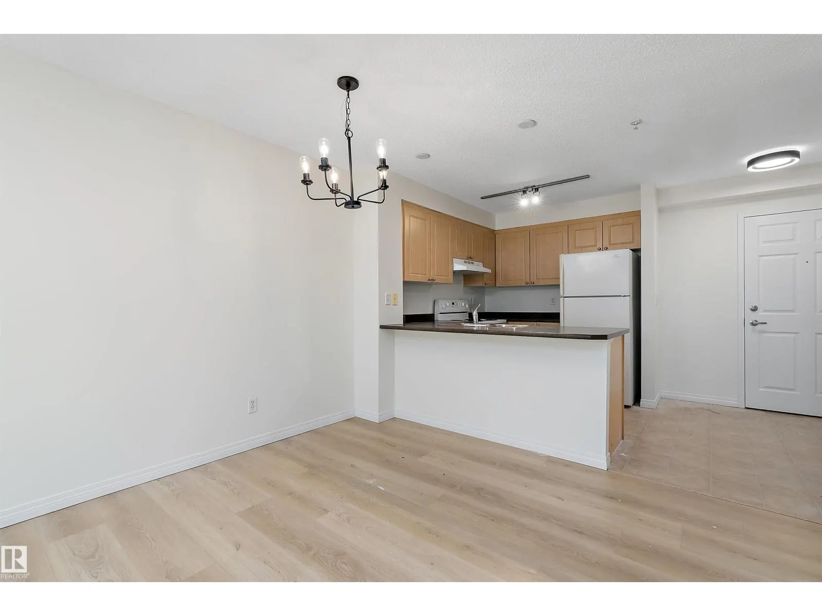 #104 630 MCALLISTER LO SW