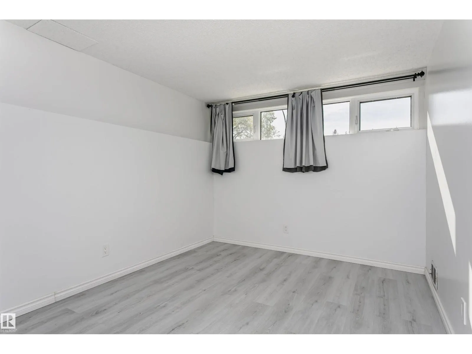 7204 92B AV NW
