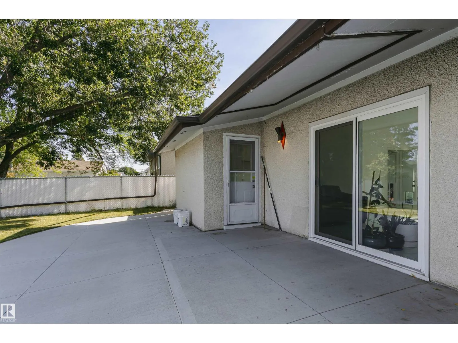 7204 92B AV NW