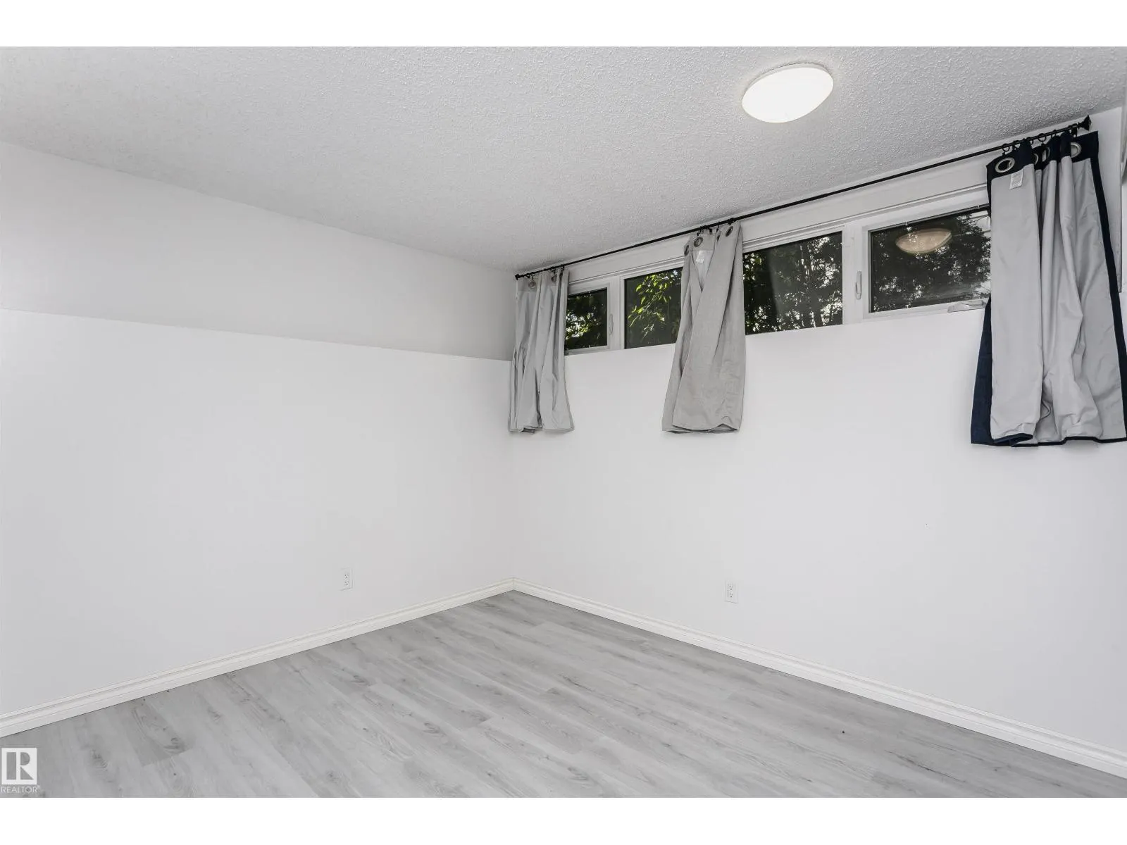 7204 92B AV NW