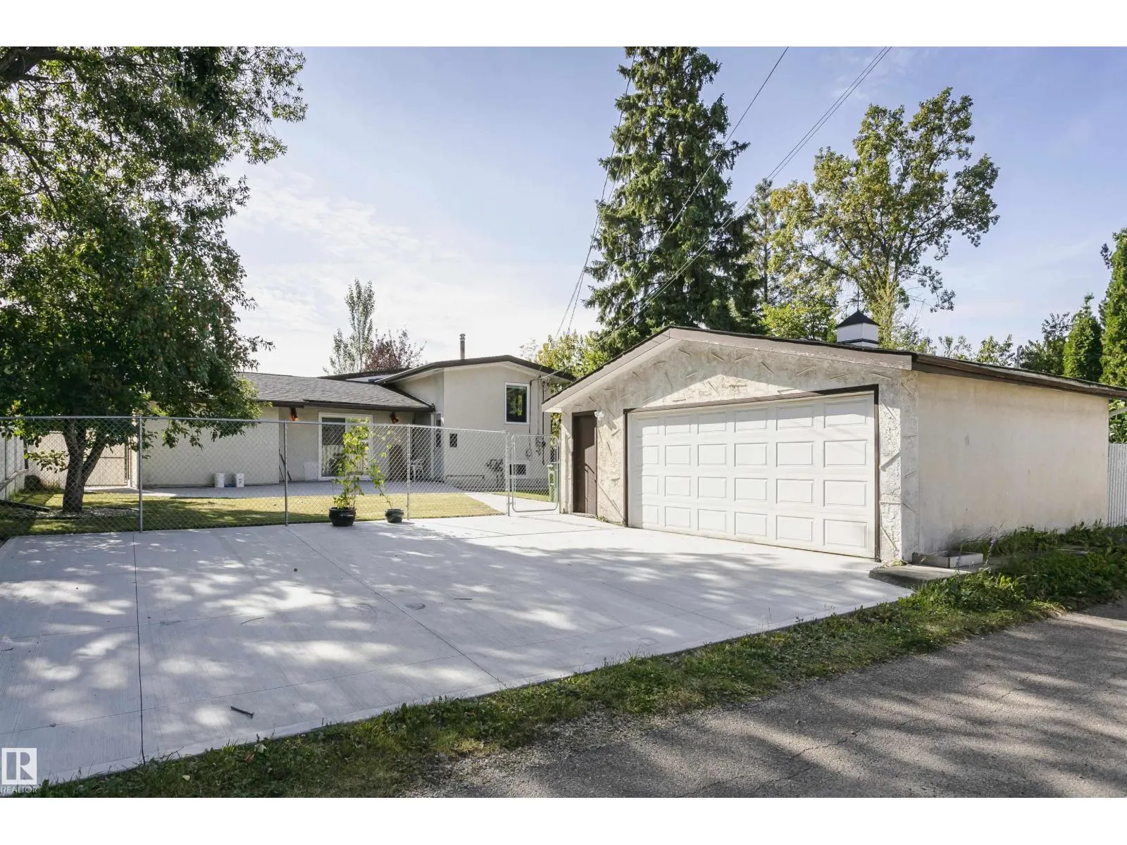 7204 92B AV NW