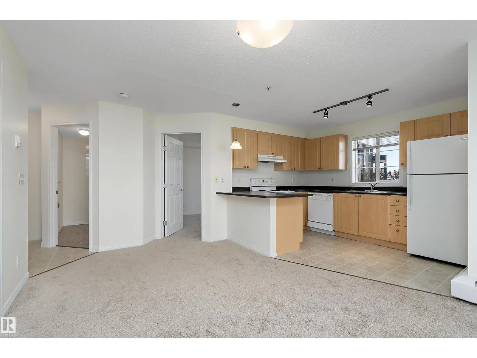 #201 630 MCALLISTER LO SW