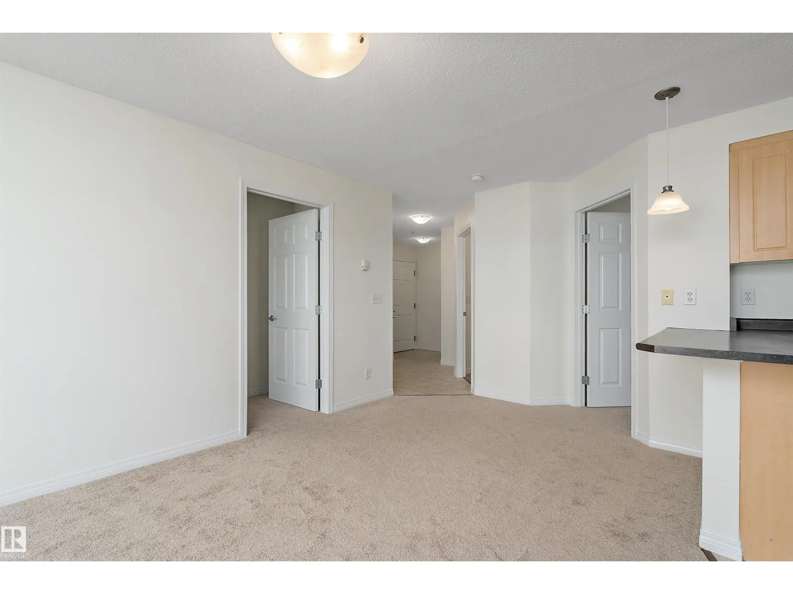 #201 630 MCALLISTER LO SW