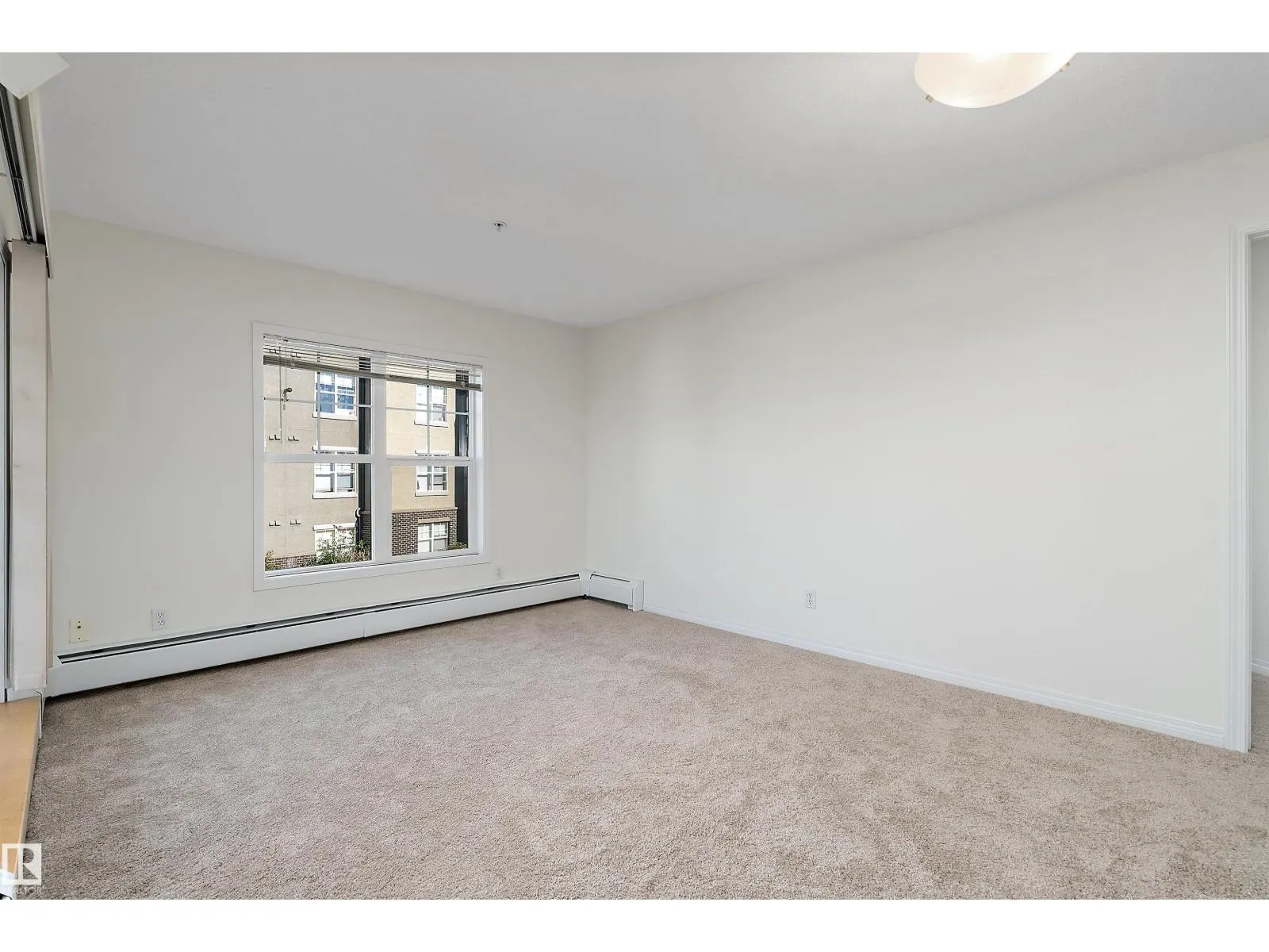 #201 630 MCALLISTER LO SW