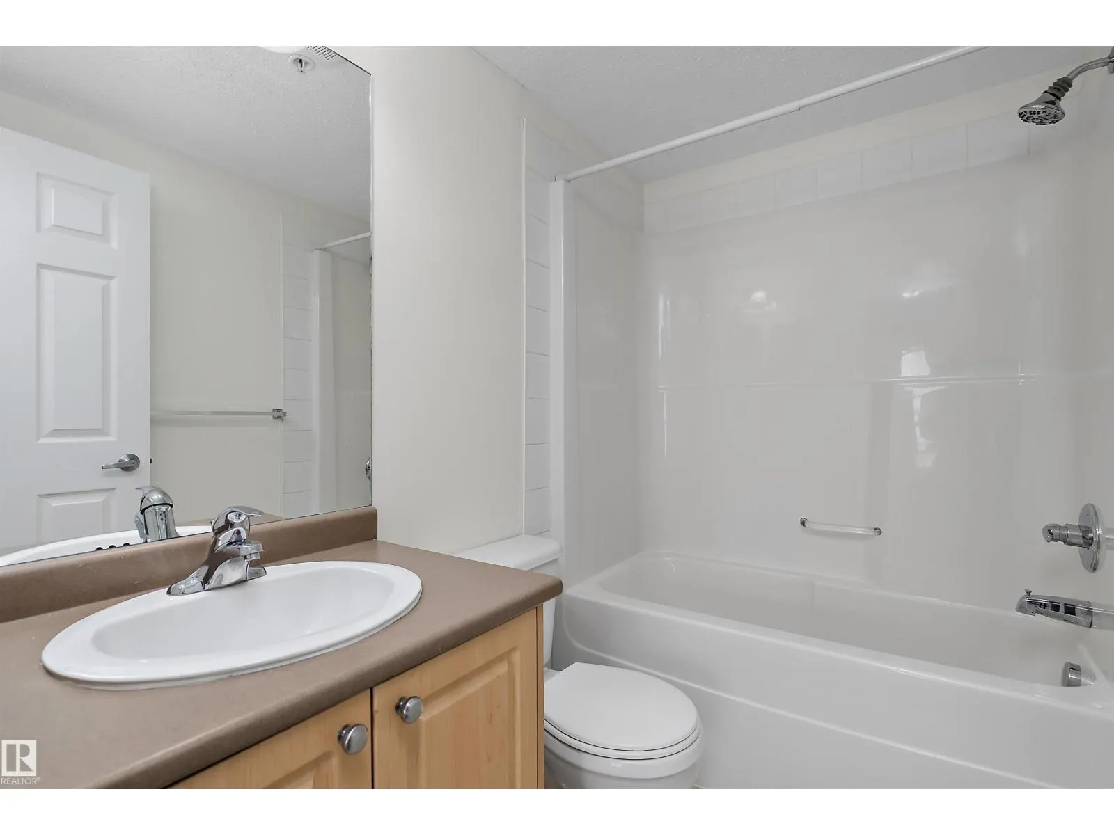 #201 630 MCALLISTER LO SW