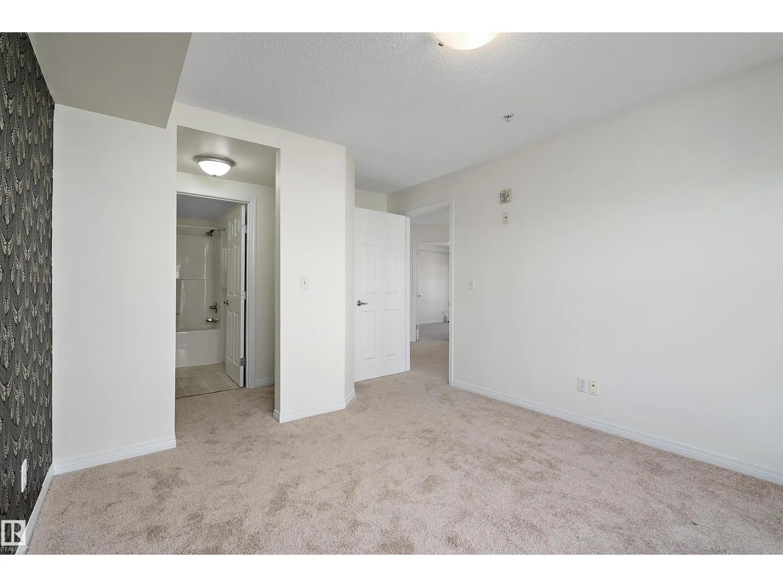 #201 630 MCALLISTER LO SW