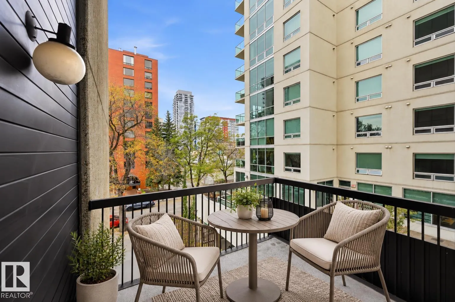 #407 10045 118 ST NW