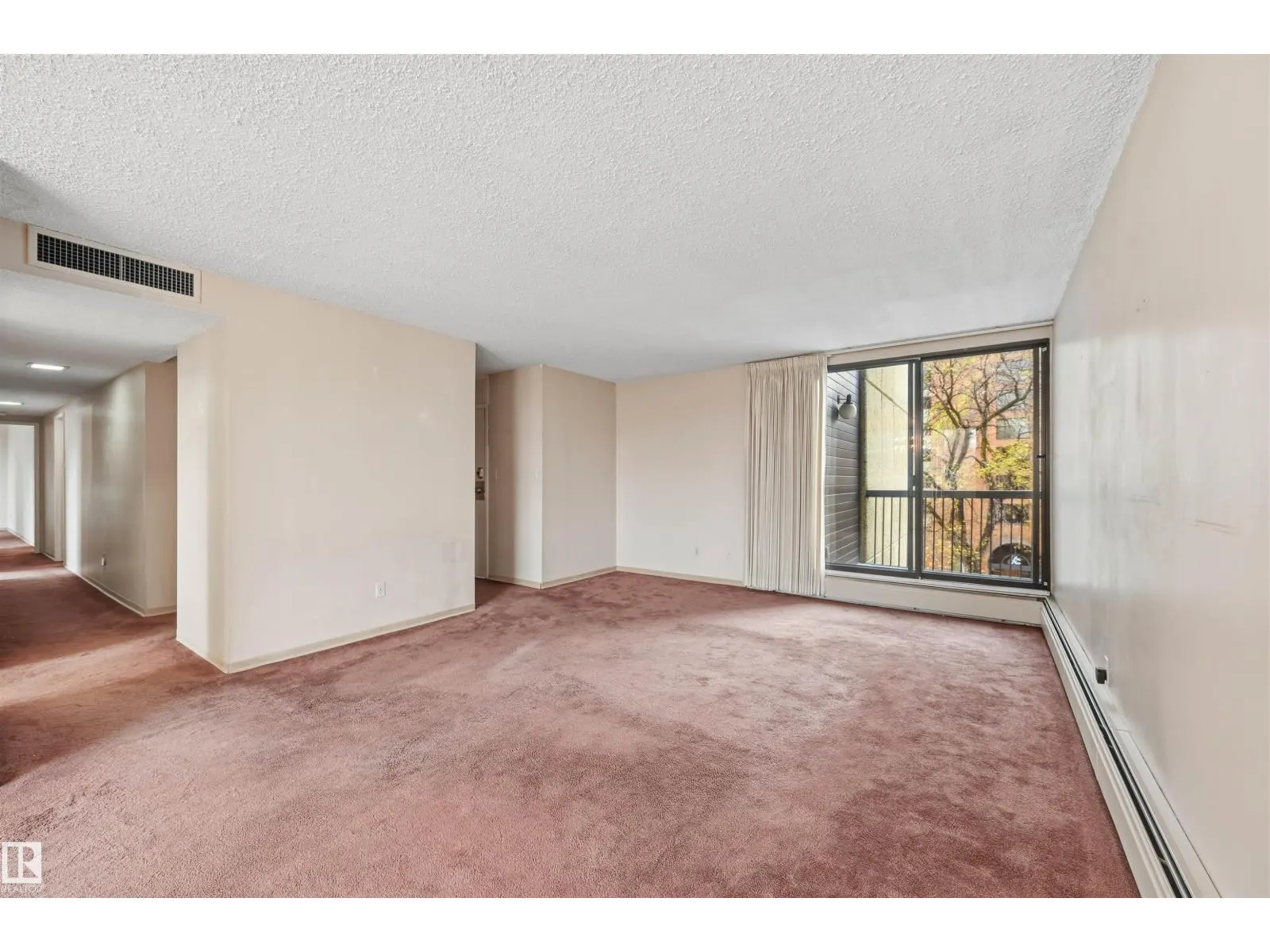 #407 10045 118 ST NW