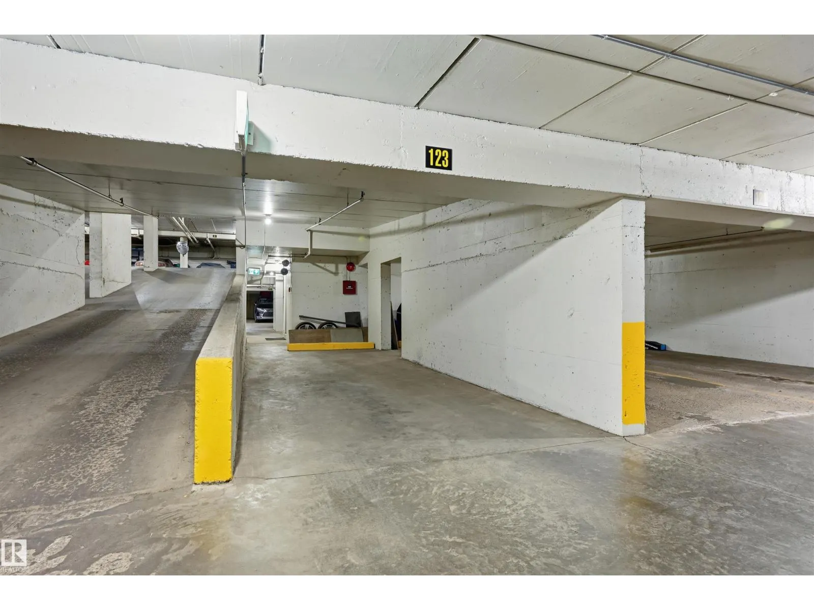 #407 10045 118 ST NW