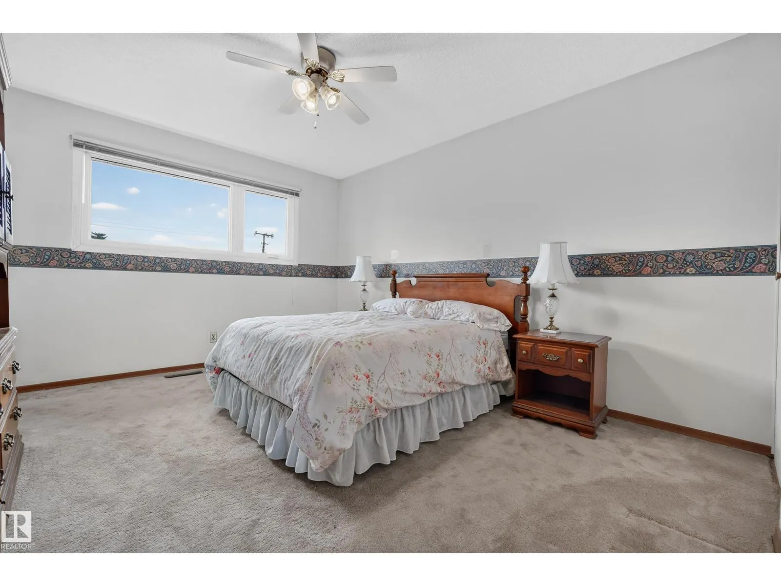 9011 157 ST NW