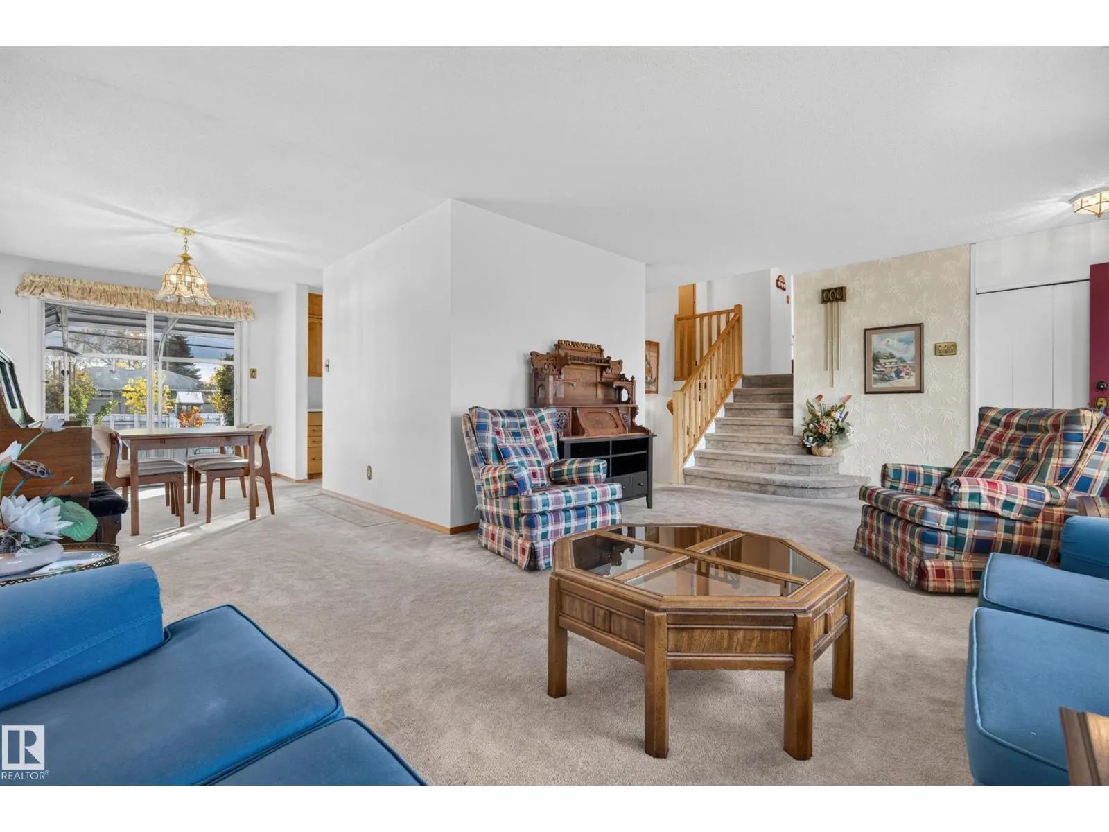 9011 157 ST NW