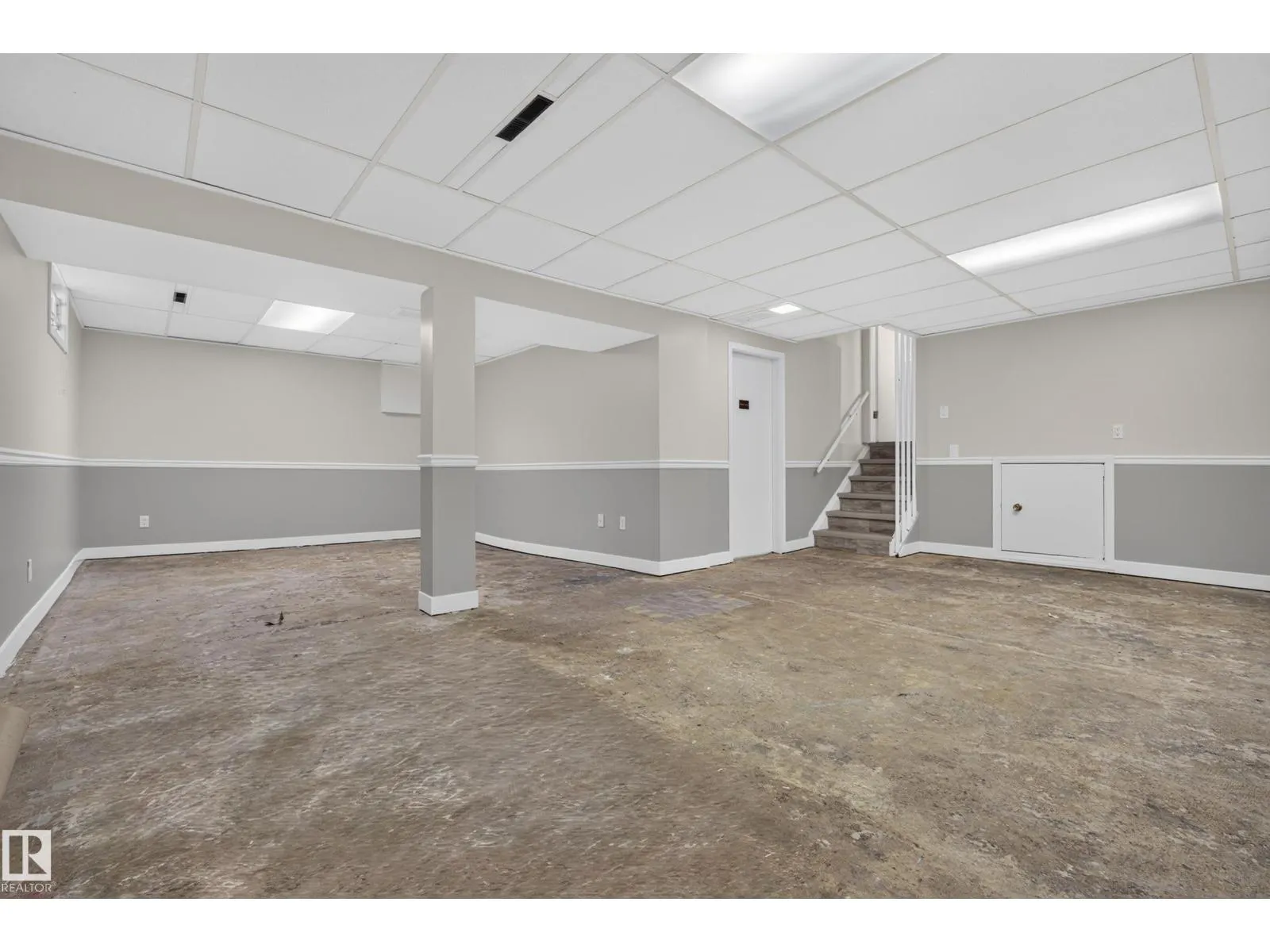 9011 157 ST NW