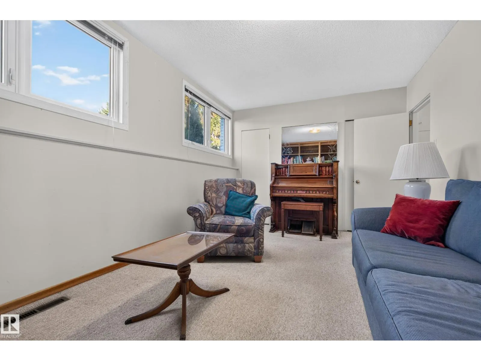 9011 157 ST NW